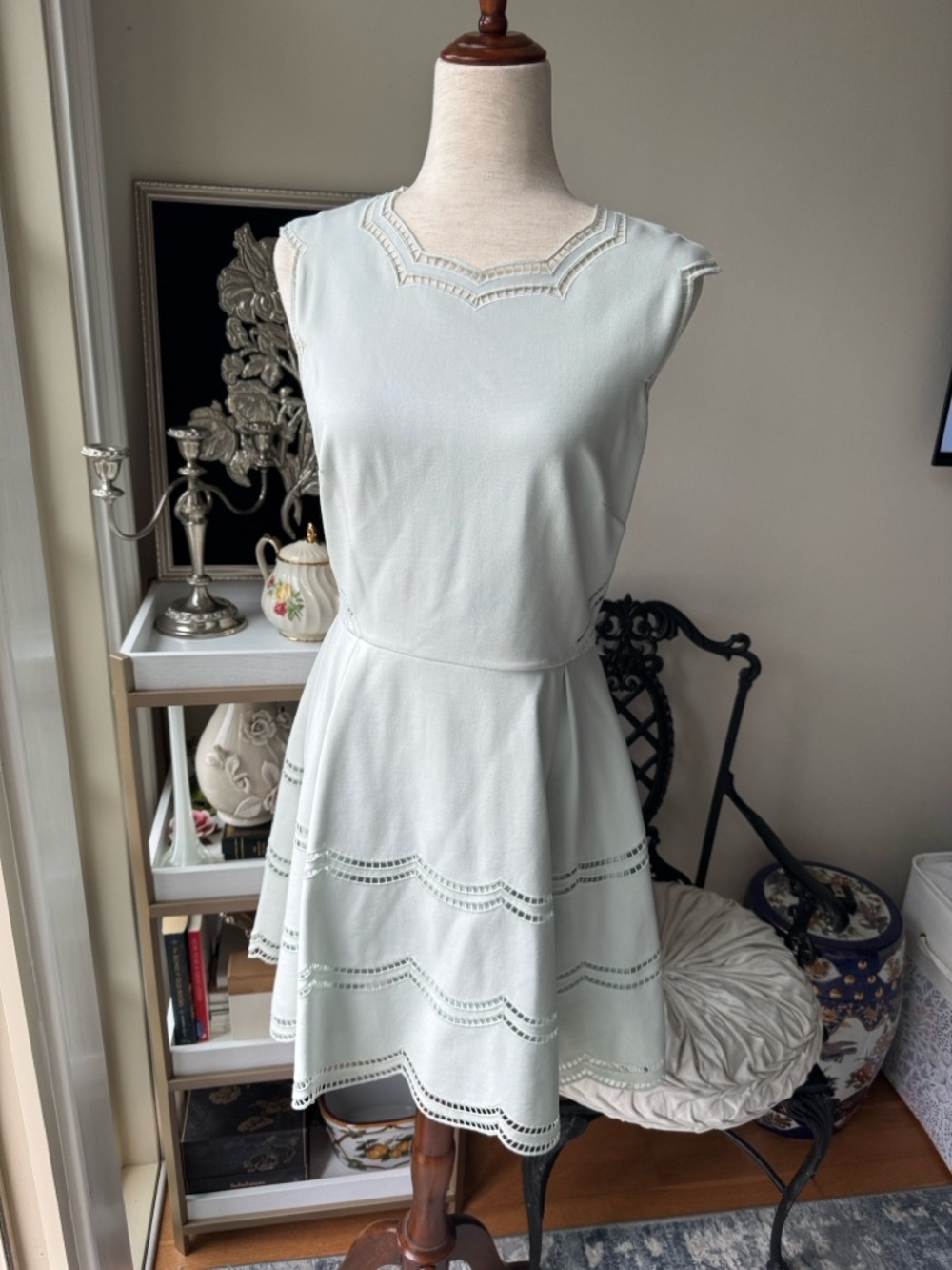 Ted Baker Pale Mint Cutout-Trim Sleeveless Mini Dress seize US 8
